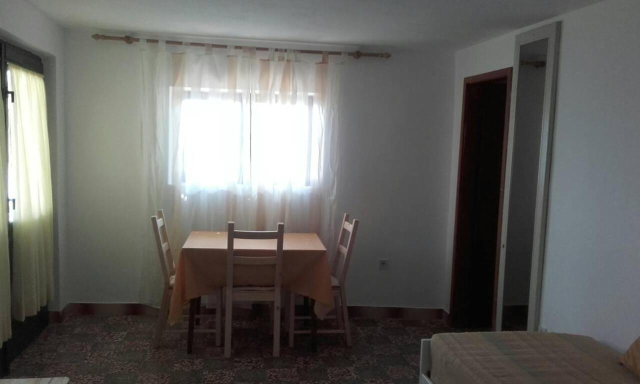Apartments By The Sea Basina, Hvar - 542 Vrbanj Ngoại thất bức ảnh